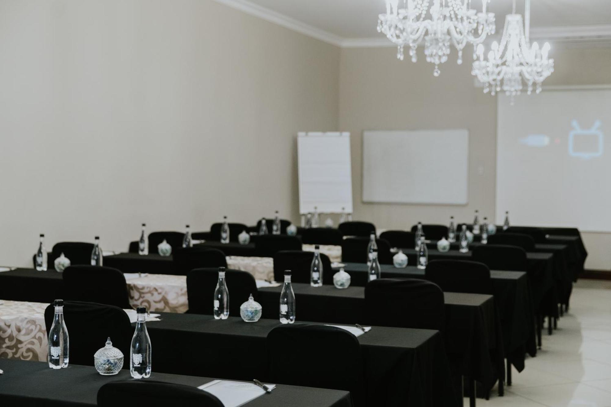 Le Grand Chateau Hotel Parys Kültér fotó